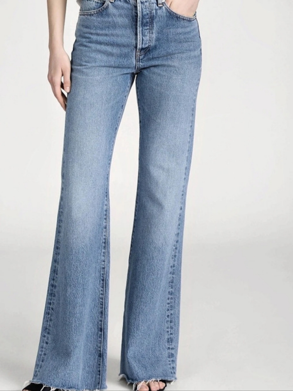 FRAME The Lax Mid-Rise Relaxed Flare Jeans Blue Waist 30 NWT